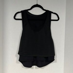 Lululemon woman’s sz 4/6 loose tank top.